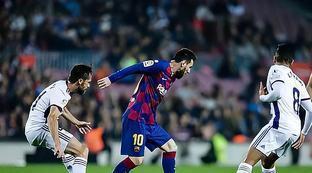 中提升了球 中提升了球